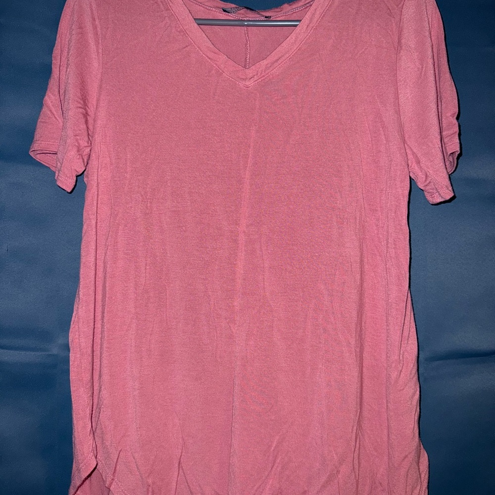 Elegant Pink V-Neck Short Sleeve Tee - Picture 1 of 3